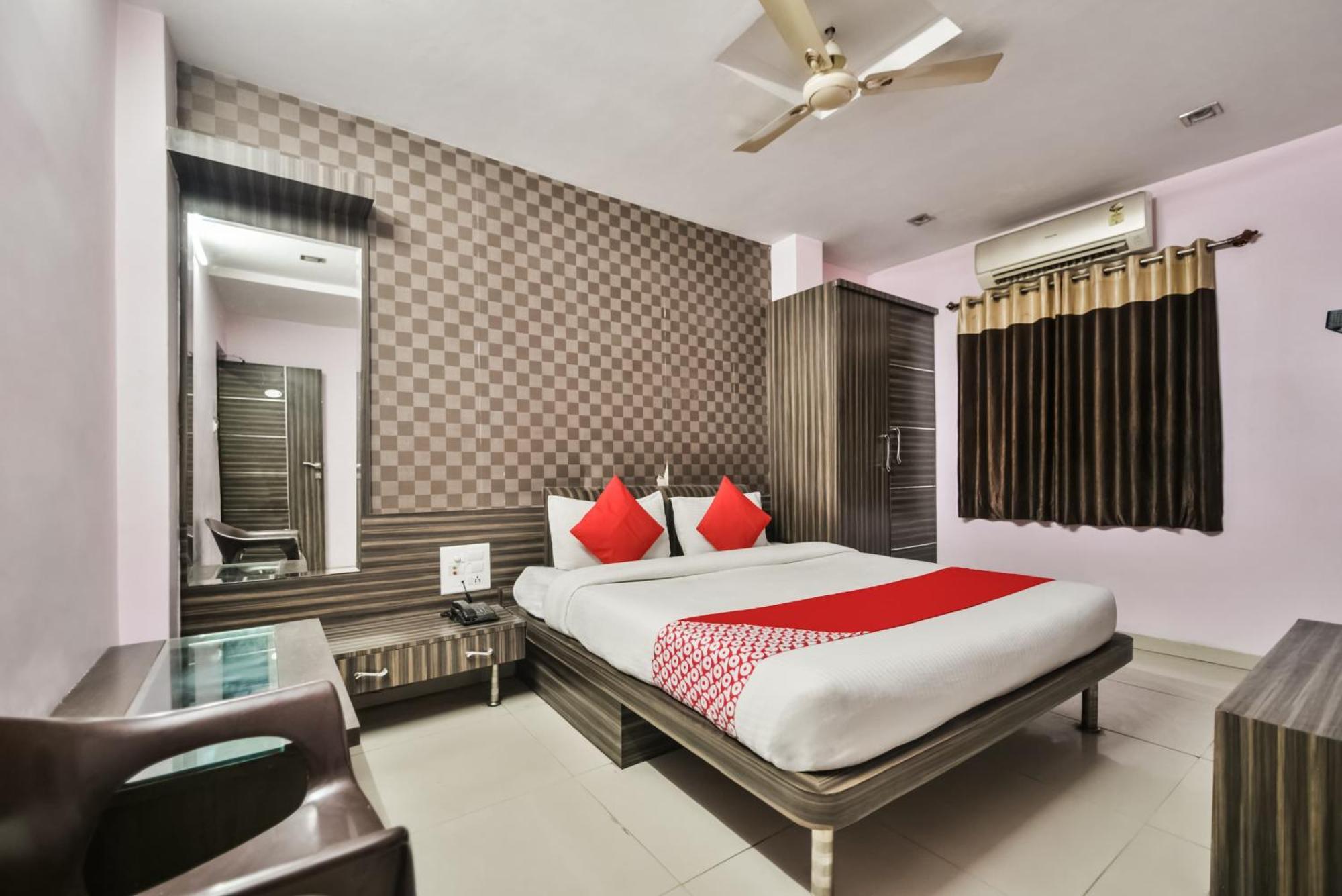 Oyo Hotel Ajanta Hamirgarh Exterior foto